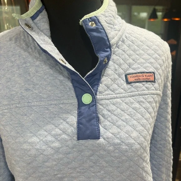 Preppy Vineyard Vines Light Blue Quilted Pullover - Picture 2 of 3
